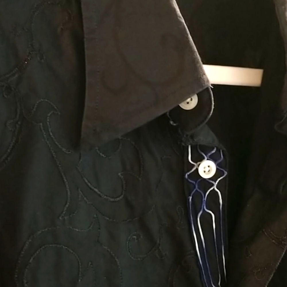 Robert Graham XL Black Embroidered shirt